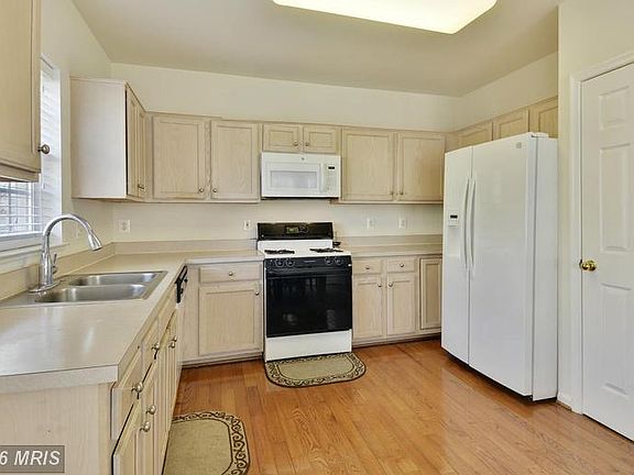2nd image of 7427 Ardglass Ct