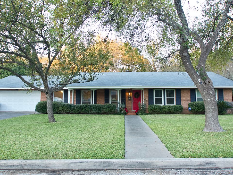 1st image of 607 Cave Ln