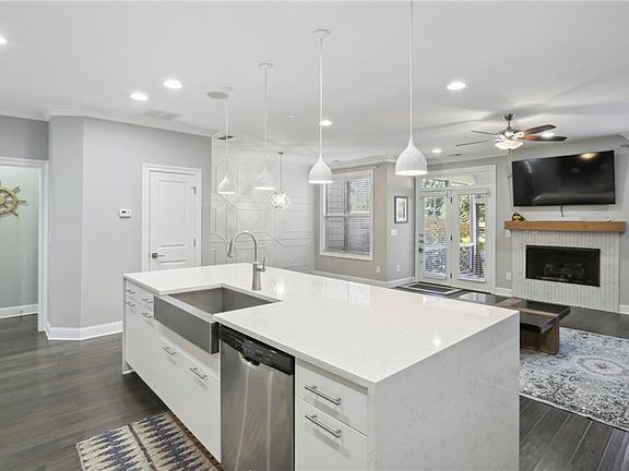 5th image of 1019 Towneship Way