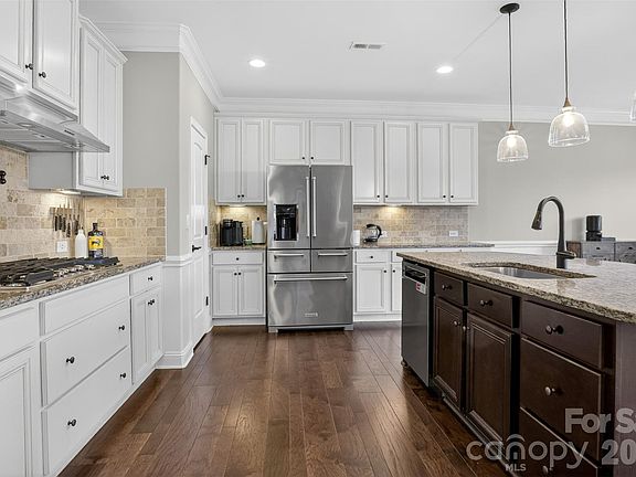5th image of 15317 Guthrie Dr