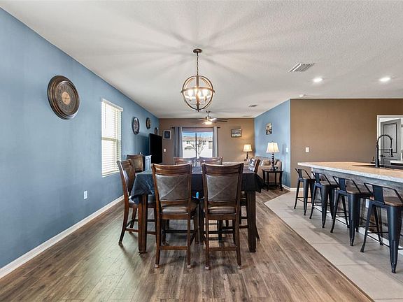 4th image of 6561 Seaway Dr
