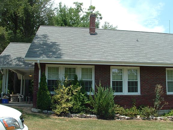 3rd image of 1422 Greenville Hwy