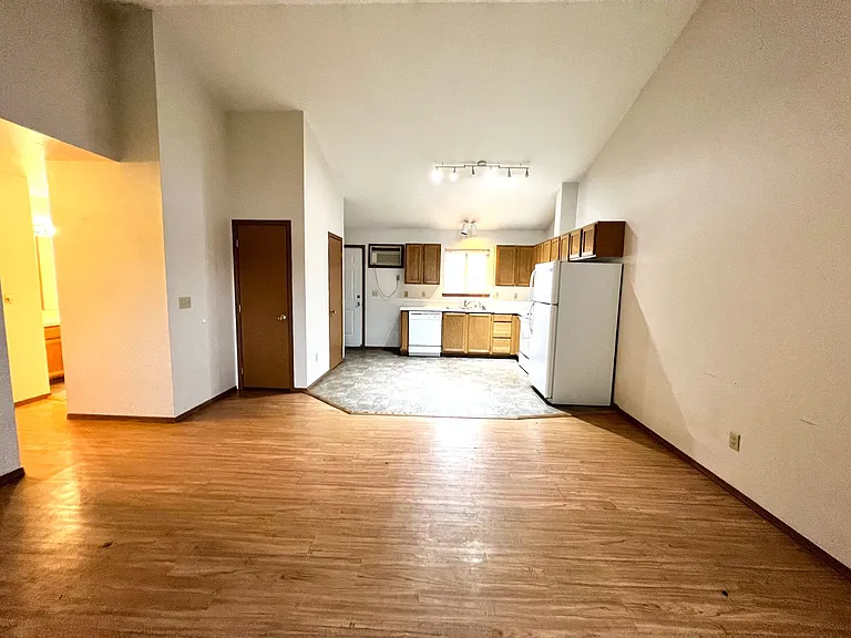 1007 E 19th Ave — Photo 5