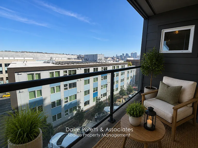 1504 Aurora Ave N #207 — Photo 7