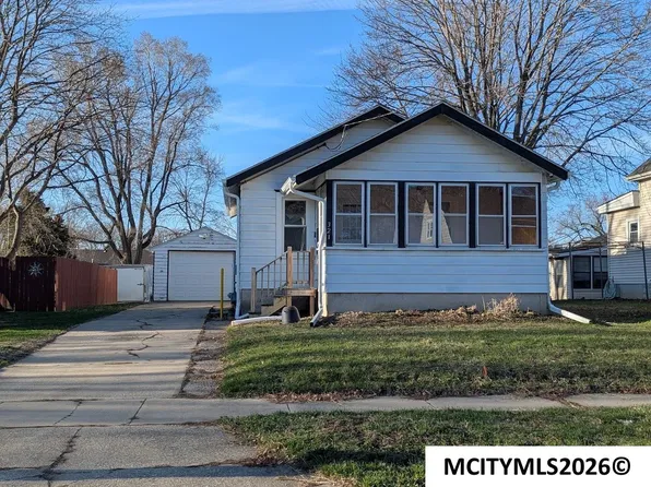 321 21st St SE, Mason City, IA 50401
