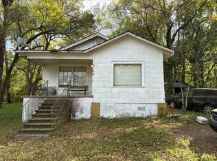 109 Hillside Dr, Chickasaw, AL 36611