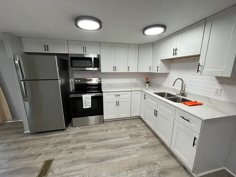 740 N Grady Ave — Photo 6