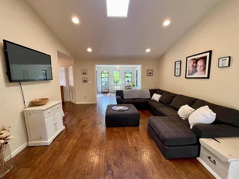 2446 Heritage Way — Photo 7