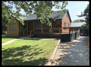 706 Jackson St, Macon, MO 63552