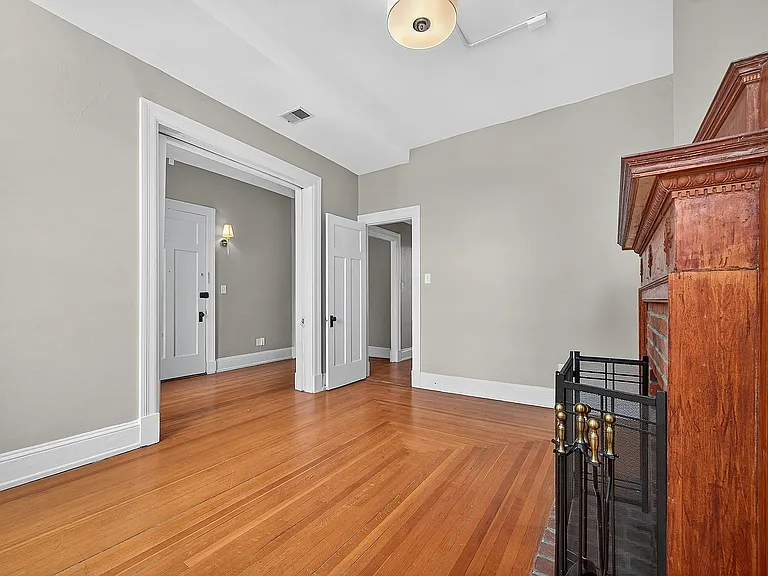 2400 Grandview Ave — Photo 8