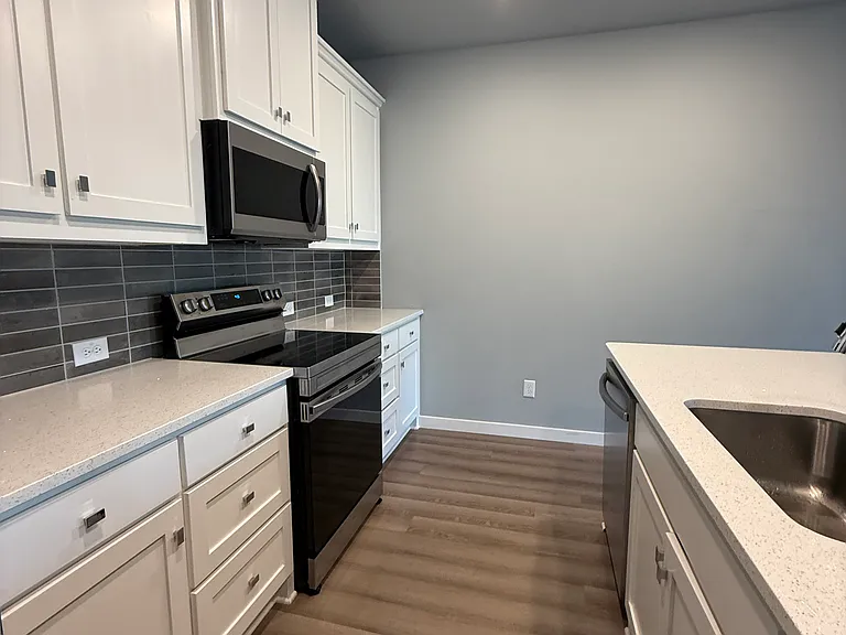 7335 Ventura Ln — Photo 3