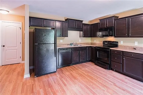 1721 Thistlewood Dr #C — Photo 2
