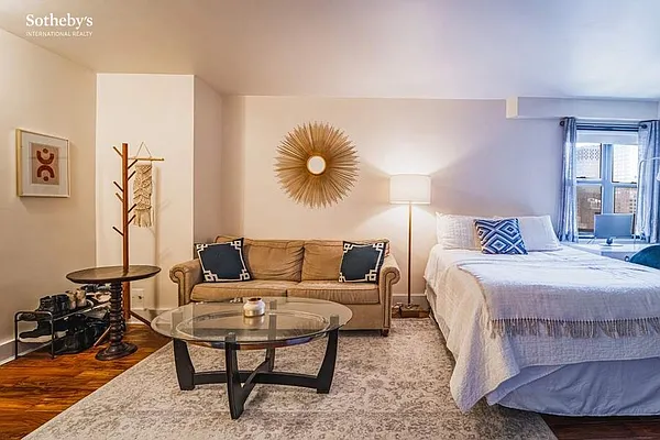 Rented by Sotheby's International Realty | media 12