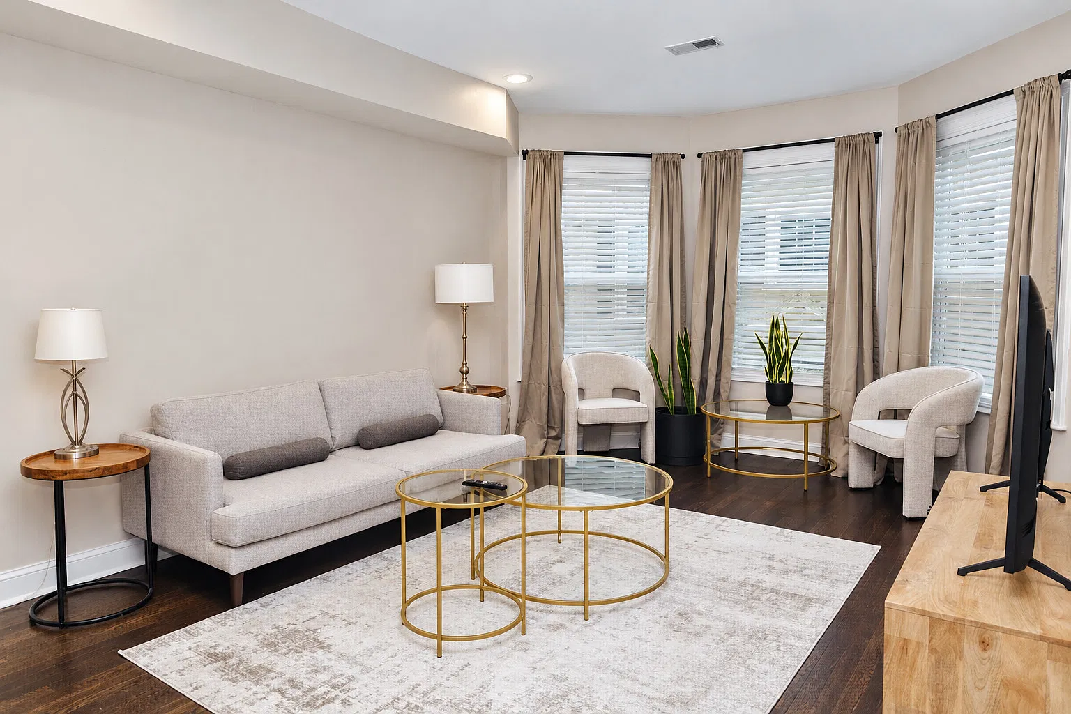 3 bed, 1394 sqft, $3,500 — Photo 3