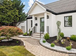 126 Skillman Ter, Saddle Brook, NJ 07663