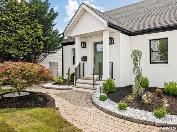 126 Skillman Ter, Saddle Brook, NJ 07663