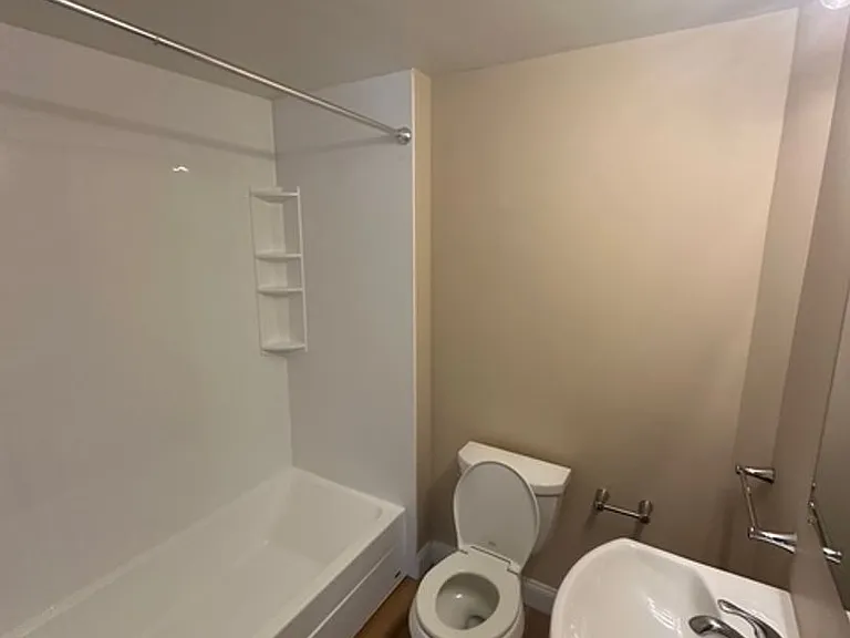 293 Dartmouth St — Photo 11