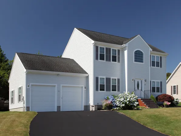 33 Ford Farm Rd, Tiverton, RI 02878