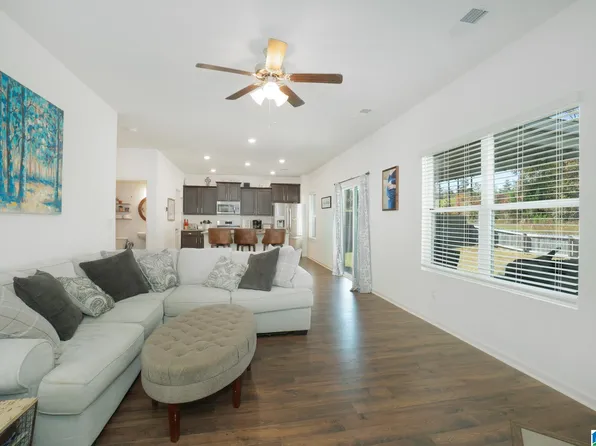 213 Park View Cir, Chelsea, AL 35043
