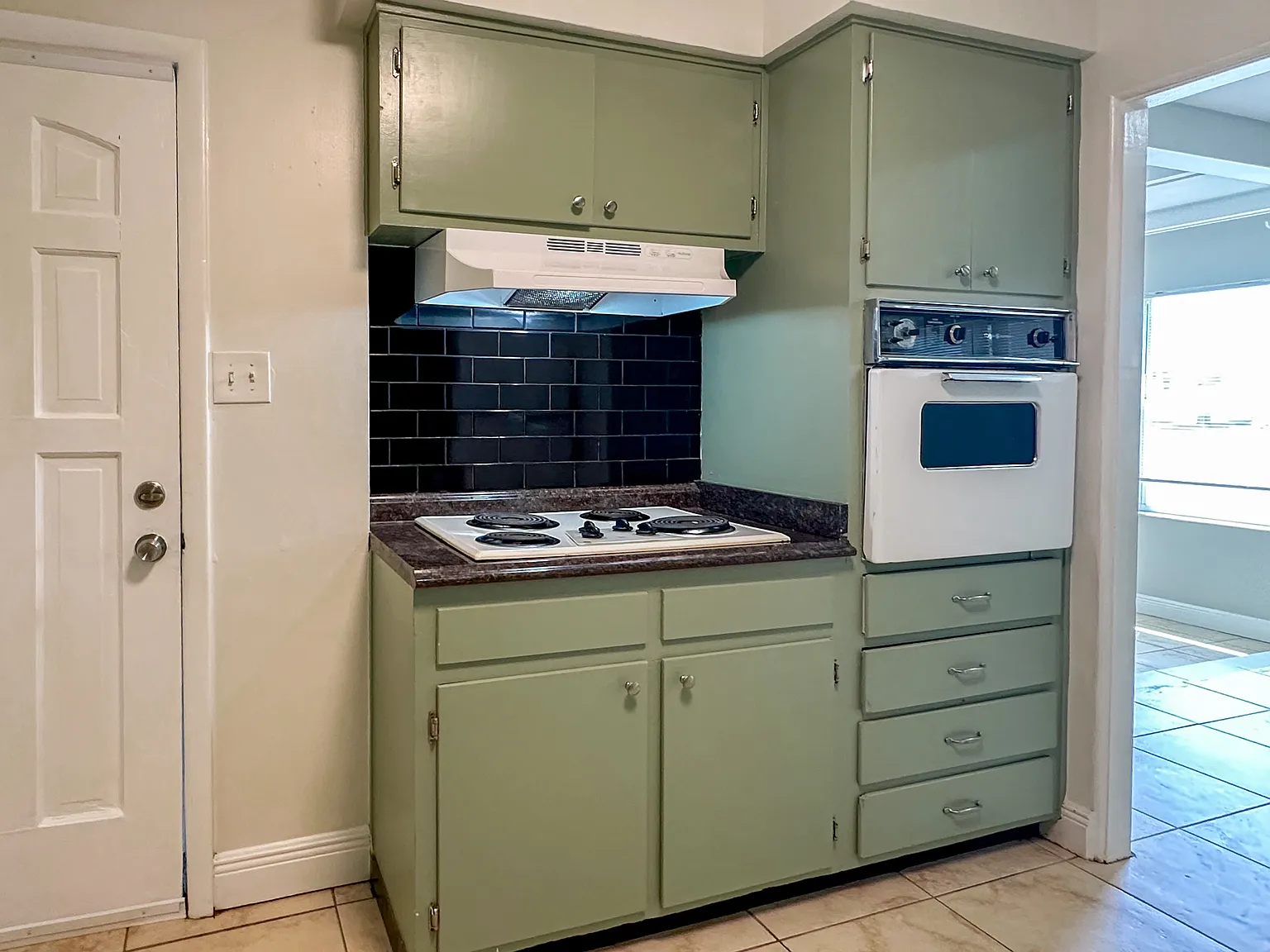 3 bed, 1244 sqft, $1,875 — Photo 3