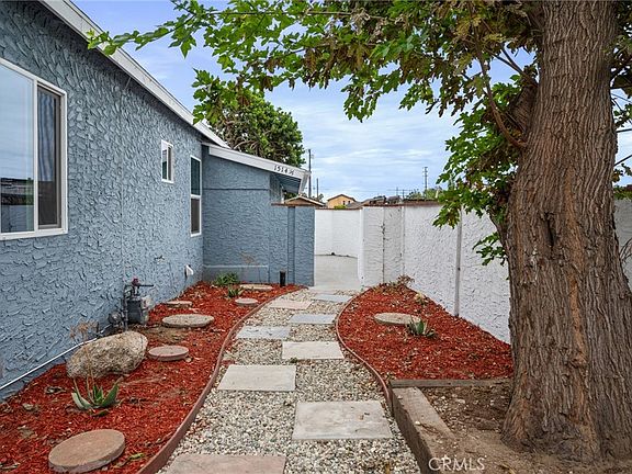 3rd image of 1514 1/2 E Young St