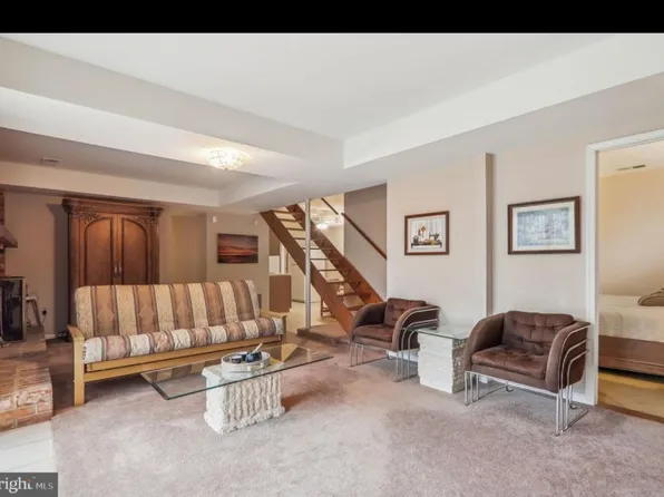 12453 Surrey Circle Dr, Fort Washington, MD 20744