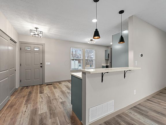 3rd image of 6633 Centennial Dr