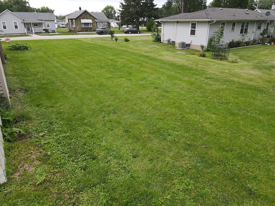 1st image of 811 Cotton St