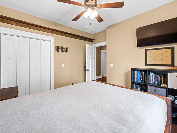 41st image of 3099 Sunset Dr