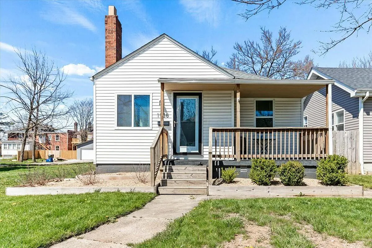 1038 Reinhard Ave photo 1
