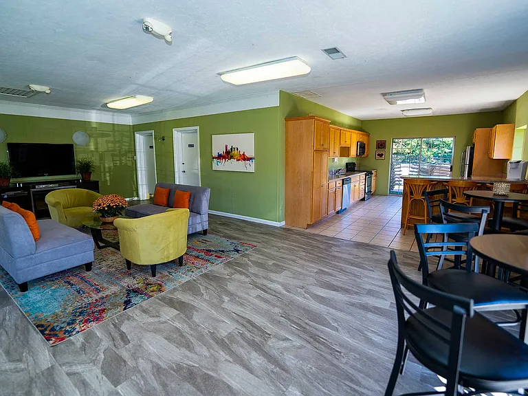 Laurel Village Apartments — Photo 14