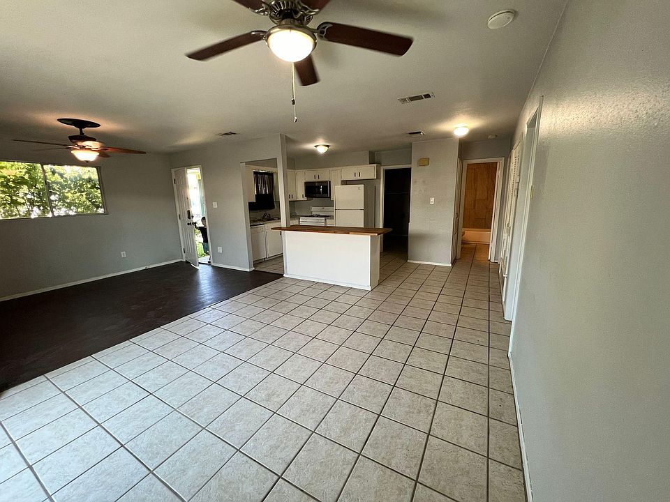 1st image of 2105 Magnolia Dr #B
