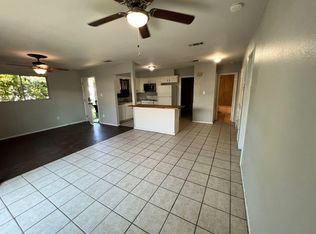 2105 Magnolia Dr #B, Round Rock, TX 78664