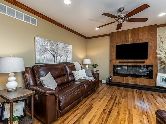 5th image of 20254 Kruse Ln