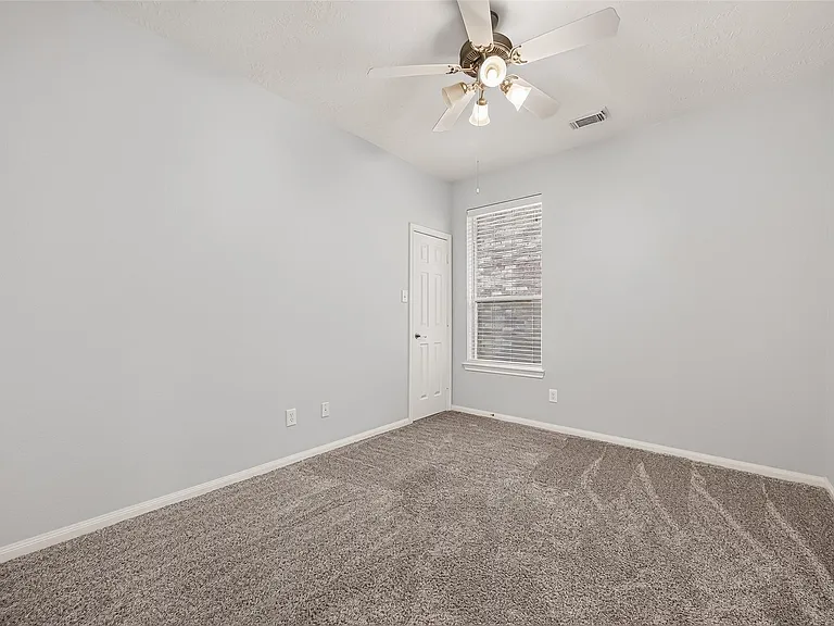 21610 Avalon Queen Dr — Photo 22
