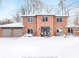 8 Malta Cres, Springwater, ON L9X 0P2