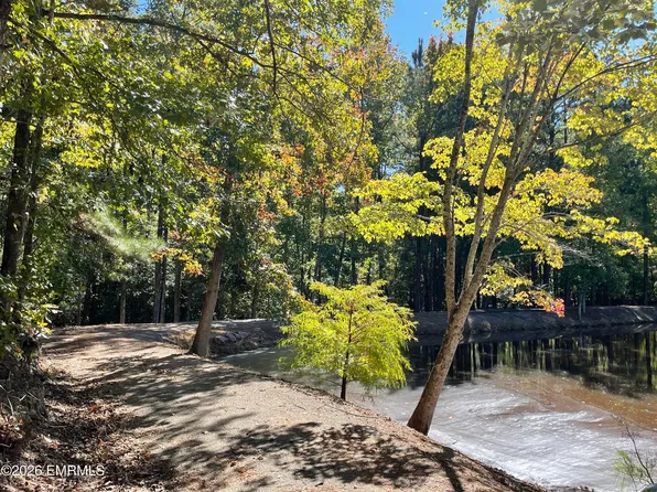 5035 Bennie Cooper Rd, Meridian, MS 39301