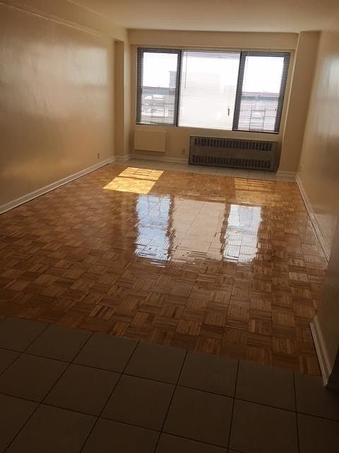 1st image of 16633 89th Ave APT 10C