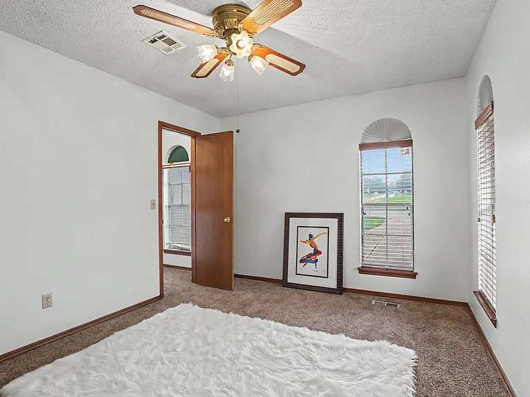3917 Clendon Way — Photo 12