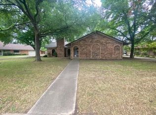1304 Clover Hill Rd, Mansfield, TX 76063