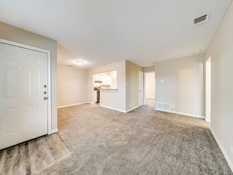 The Oaks Apartments At Medical Center — Photo 18