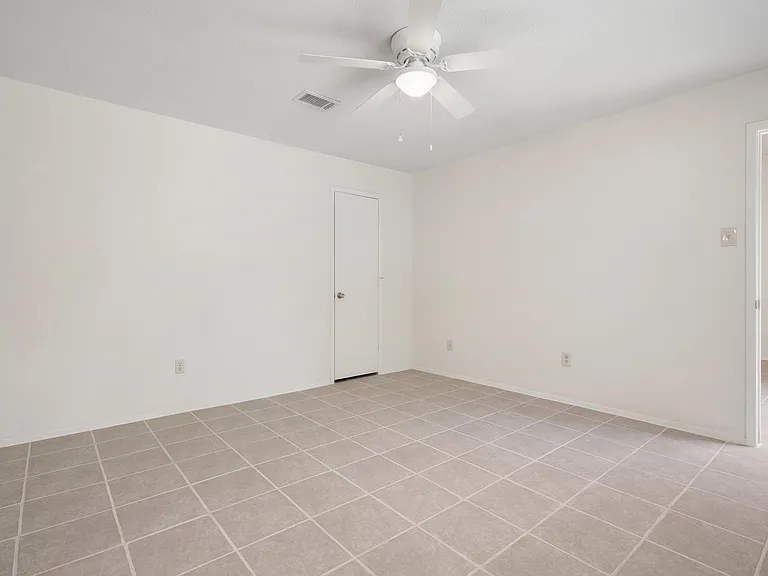 72 Oldstream Ct — Photo 16