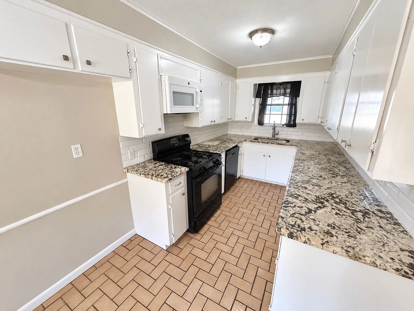 North Bossier Home! — Photo 3