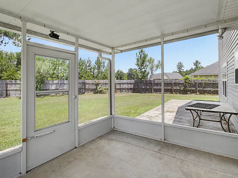 151 Lincoln Way NE — Photo 37