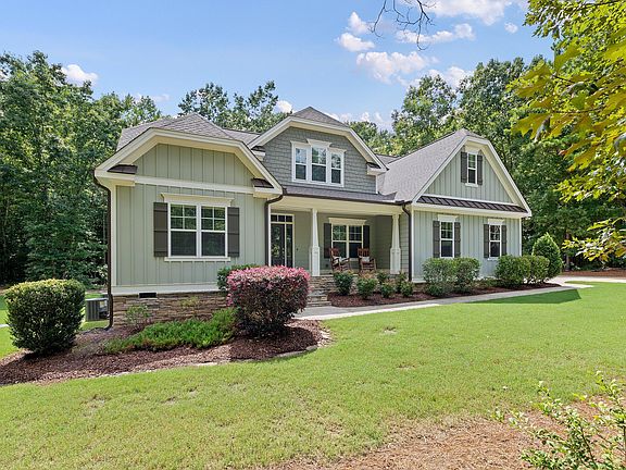 4th image of 351 Demilt Dr