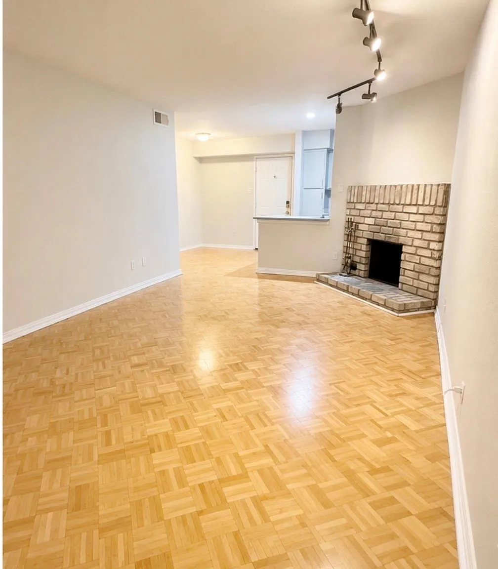 2 bed, 2.0 bath, 1124 sqft, $1,900 — Photo 2