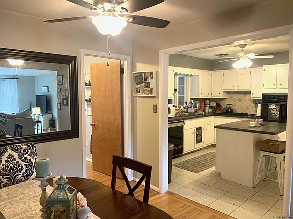 4th image of 71 Hillcrest Ave #1