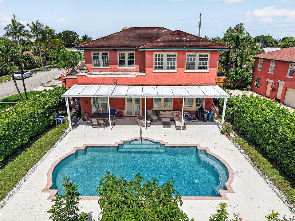 227 Foresteria Dr