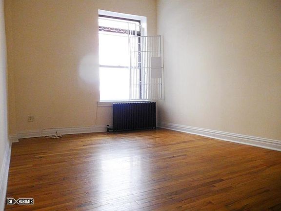 5th image of 204 W 106th St APT 7