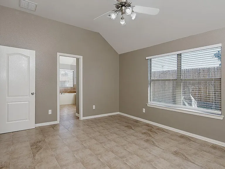 9606 Arched Oak Dr — Photo 13